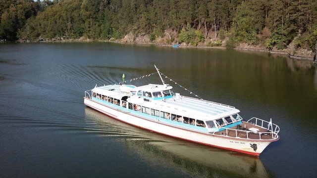 The cruise liner is also used for transport around the dam.jpg